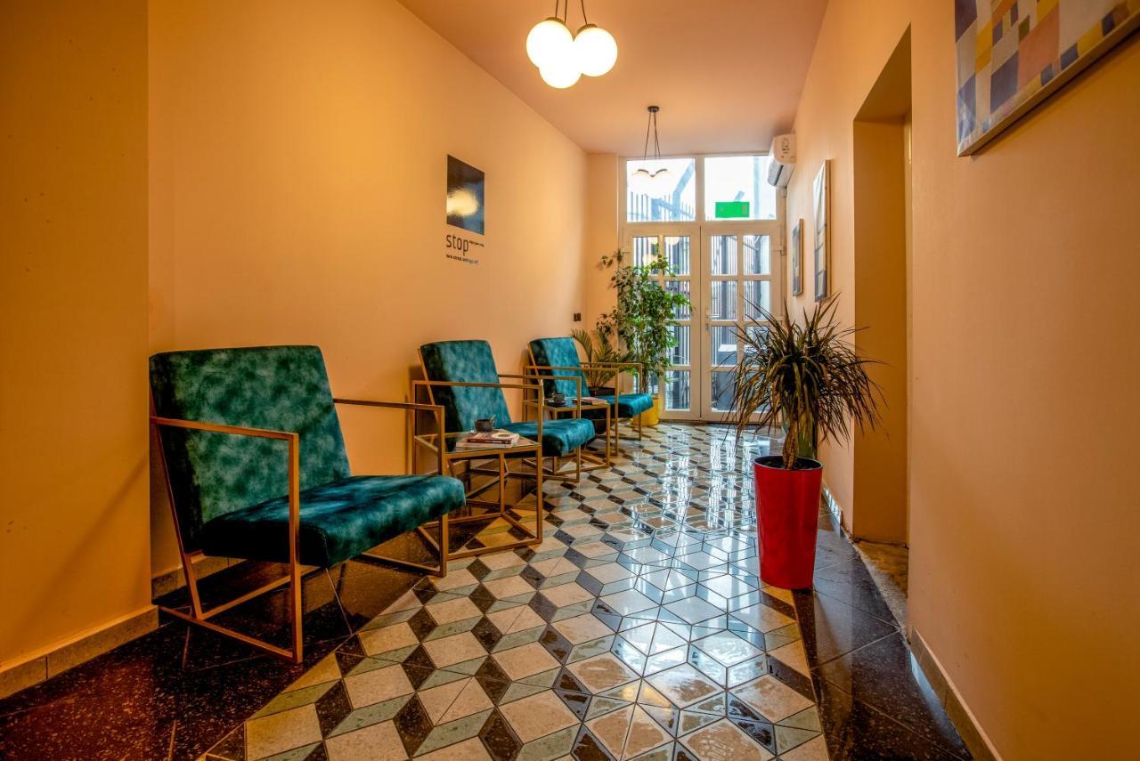 Hotel 4 Llulla Пристина Екстериор снимка