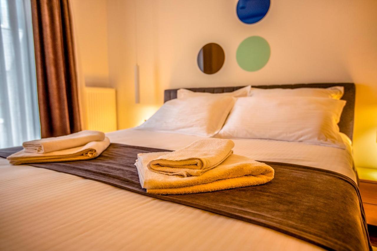 Hotel 4 Llulla Пристина Екстериор снимка