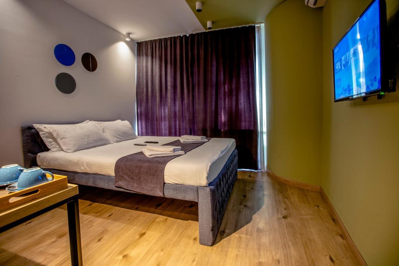 Hotel 4 Llulla Пристина Екстериор снимка