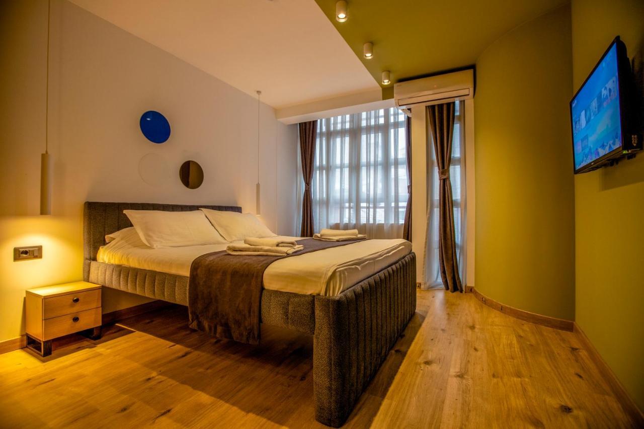 Hotel 4 Llulla Пристина Екстериор снимка