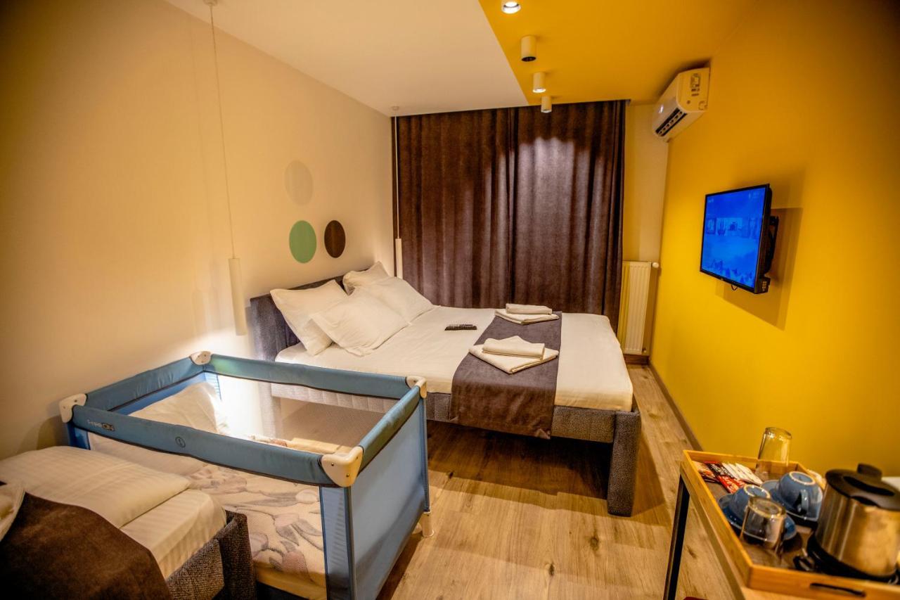 Hotel 4 Llulla Пристина Екстериор снимка