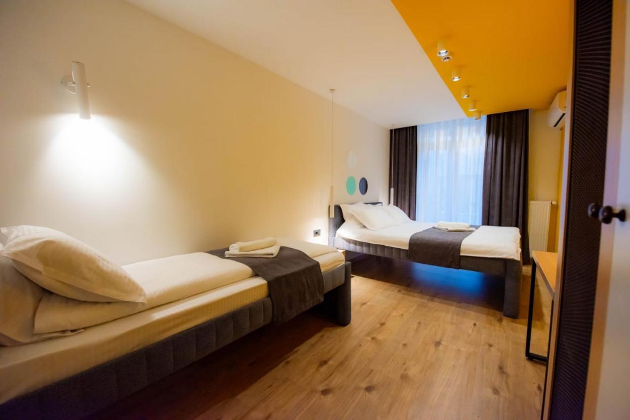 Hotel 4 Llulla Пристина Екстериор снимка